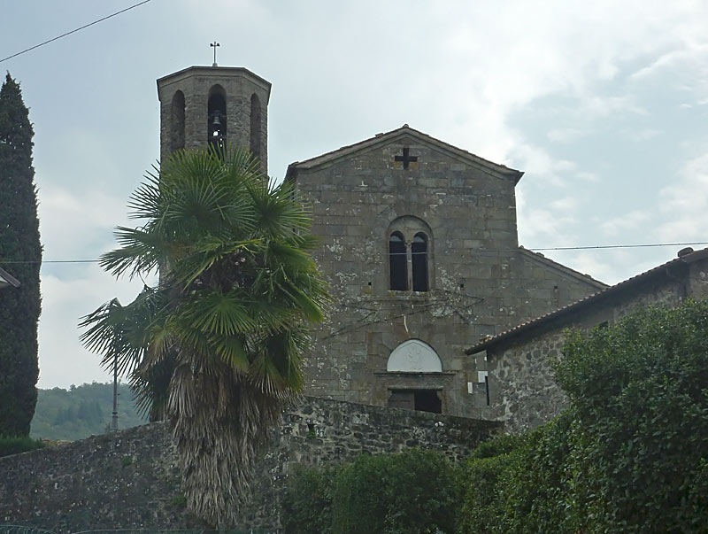 La Pieve di San Lorenzo, presso la quale transitava la Via Clodia Secunda.