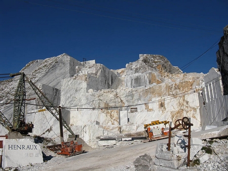 Entrata delle cave delle Cervaiole