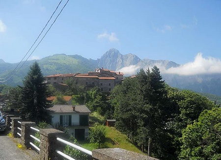 Ugliancaldo, sullo sfondo il Pizzo