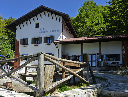 Il Rifugio Carrara.