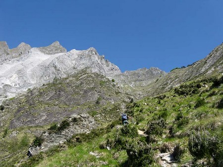 Salendo verso Foce di Navola