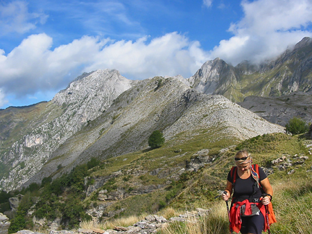 Cima della Croce, sullo sfondo Grondilice e Contrario