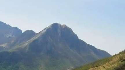 il versante Nord visto dal sentiero che da Capanne di Careggine porta al Colle delle Capanne.