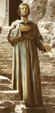 la statua del santo, molto francescana