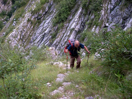 Salendo, all'inizio del sentiero 160