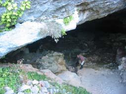 ingresso della Grotta visto dall’alto