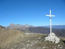 vetta sud con la croce, la cresta ed il panorama sulle Panie