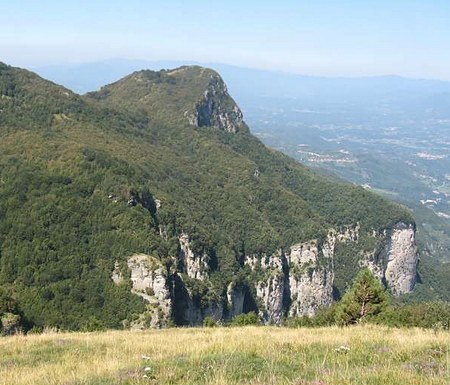 la Torre di Monzone che degrada nella Canalonga